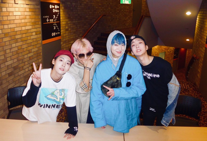 #더플라워가든 꽃 피는 4월입니다! 💐🌸🌹🥀🌻🌼🌷
컴백하는 0404🎉를 기쁘게 EVERYD4Y 기다리며 3월 포인트 리셋 완료 알려드립니다. 2018년 4월 더플 기본 포인트는 20점, 시크릿방 50점 입니다. 💕