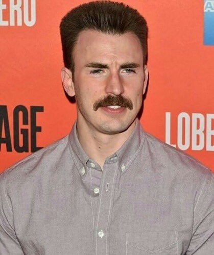 CaptainMarv's tweet image. Pourquoi Pornstache est déguisé en Chris Evans ?