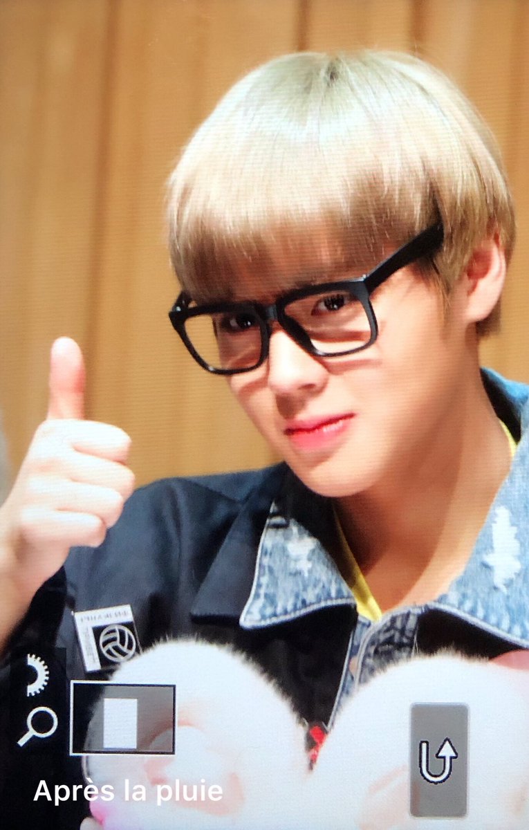 아 근데 진짜 박지훈 안경 누가 가져왔니 | 인스티즈