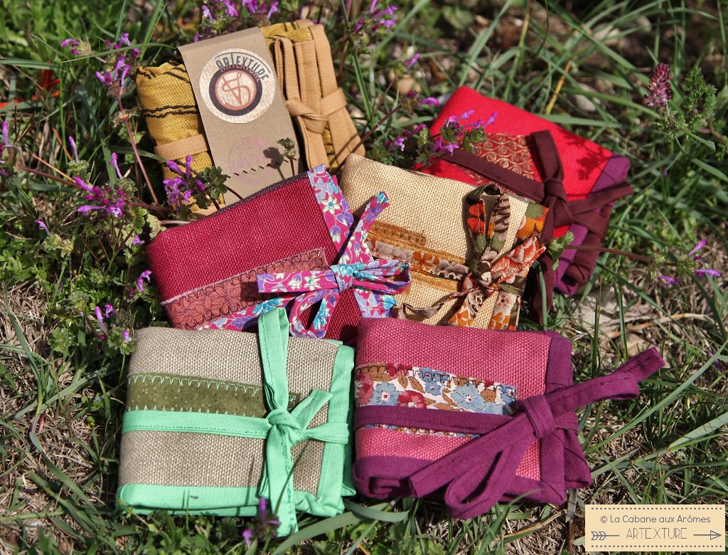 PescArome's tweet image. La nouvelle collection &quot;lin&quot; est arrivée !! 
Des pochettes hyper pratiques  pour vous permettre d’emporter vos flacons d&apos;huiles essentielles préférés en toute sécurité :)
ow.ly/9Bwl30jfNF7 
#artisanat #modèlesuniques