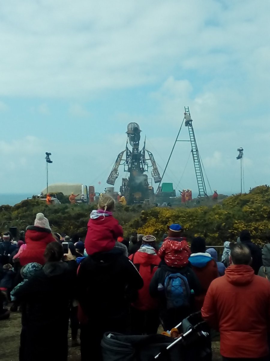 kevintr4vers's tweet image. Wonderful spectacle and impressive engineering #manengine