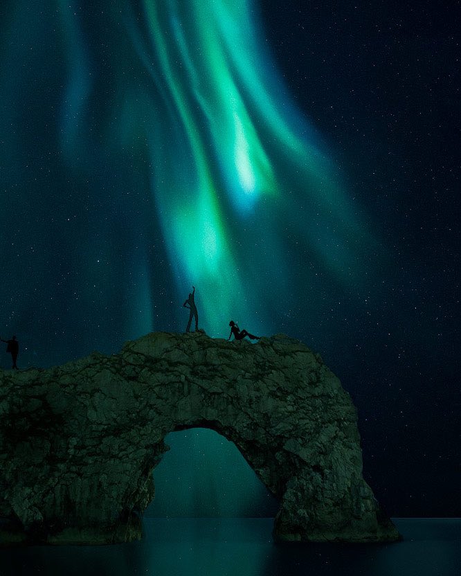 andyfarrerphoto's tweet image. So last night, just after midnight, my aurora alert apps started buzzing. They don’t normally make a sound in the South of the UK so I decided I would be a fool to miss out. I was blown away to see such a sight at Durdle. Anyway Happy Easter Fool everyone! 💚 .
.
.
#EasterFools