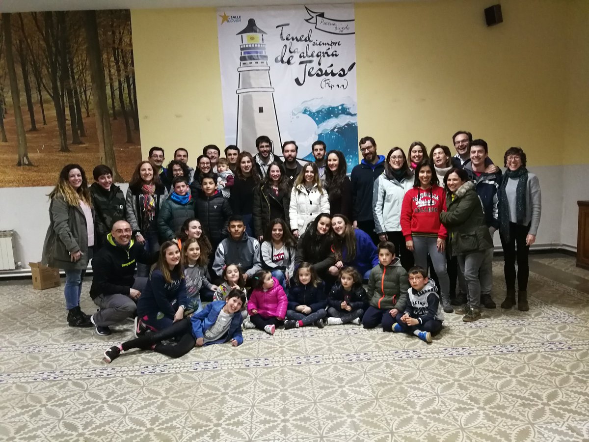Todos los asistentes de <a href="/LaSalle_Burgos/">La Salle Burgos</a> a la #PascuaBujedo18 #TenedSiempreLaAlegríaDeJesús