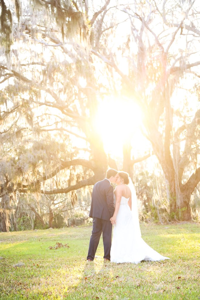 _mcprobus_'s tweet image. Don’t overlook the boy who sits by you at lunch every day in high school. There just might be a little something there. #teamprobus