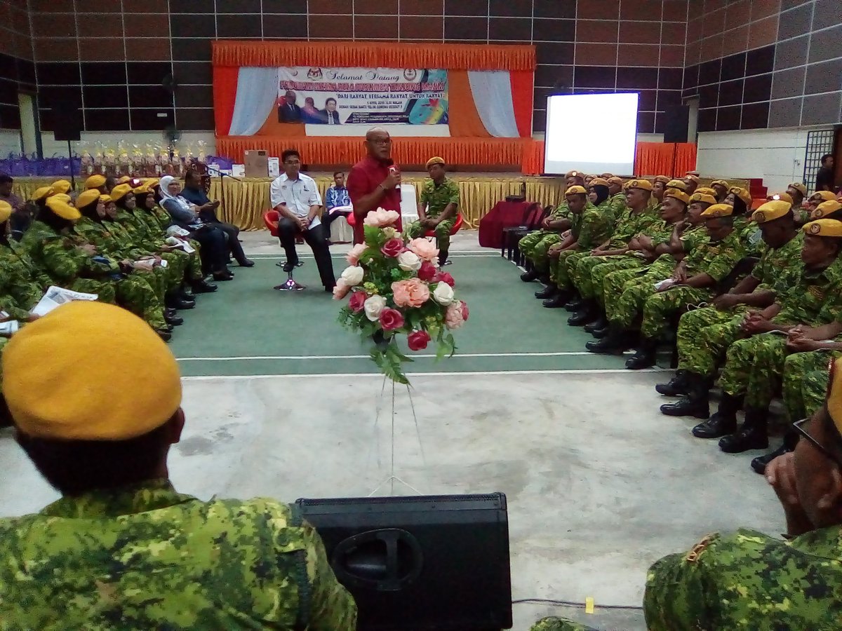 relamuallim's tweet photo. Ucap Tama oleh YB Dato @KhusairiTgMalim di Program Mesra RELA Parlimen Tg Malim @RELA_Perak https://t.co/6V6c6cQHTC