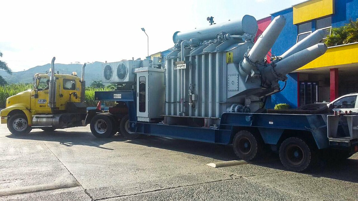 Celsia_Energia's tweet image. Hace 1 año prestamos una subestacion móvil para apoyar a #Mocoa en difíciles momentos. Nos unimos con otras empresas para llevar la mejor energía. #TodosConMocoa