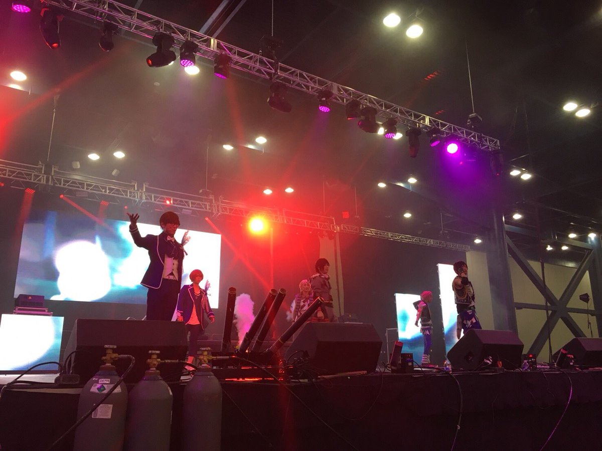 Bpro_stage's tweet photo. 米・ヒューストン「Anime Matsuri」の舞台Bプロメンバーによるライブには、遅い時間からの登場にもかかわらずたくさんのお客様からの歓声をいただきました、感謝です！「Anime Matsuri」公式では映像も紹介されています。本日はイベントラスト、サイン会です！
#AnimeMatsuri #BPROJECT #AM2018 #Bプロ https://t.co/9pS7KtyIh3