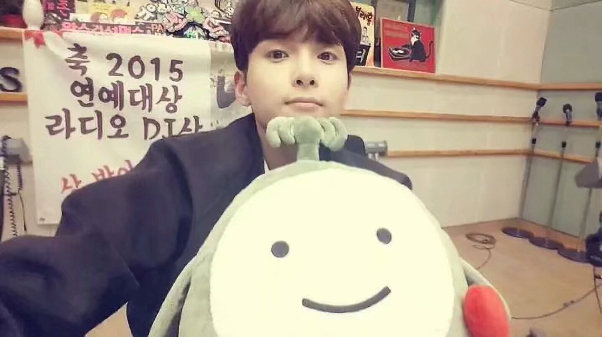 rwsolobar's tweet photo. 【D-100】The little prince gazed at him for a long time.
The little prince gazed at him for a long time.-<TLP> https://t.co/y7Lp9xjolK