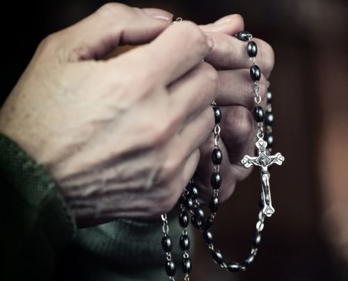 forosvirgen's tweet photo. Por qué el Rosario es un Arma tan Eficaz contra el Mal Testimonios de Santos y demonios…
Lee aquí la historia https://t.co/eTNmACw10O
#ForosdelaVirgenMaría https://t.co/iIBWiU1syv
