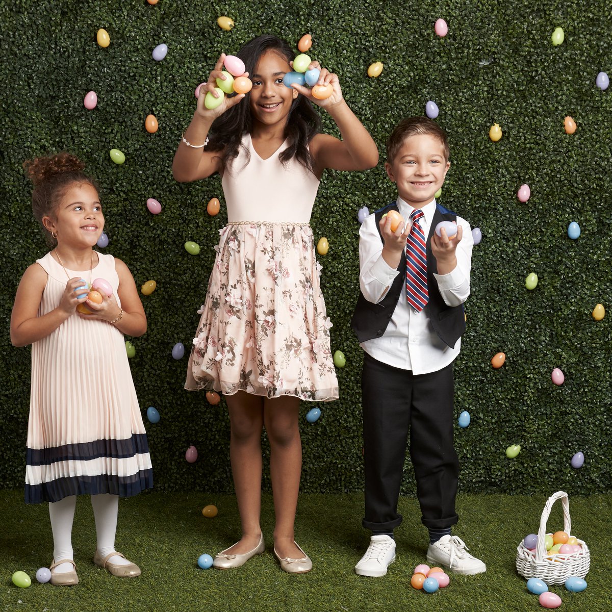 Younkers's tweet photo. Happy Easter! 🐰 To celebrate we've filled your baskets with special online savings in your favorite categories! https://t.co/4mGRdfSU8U https://t.co/8jeLsrSnZN