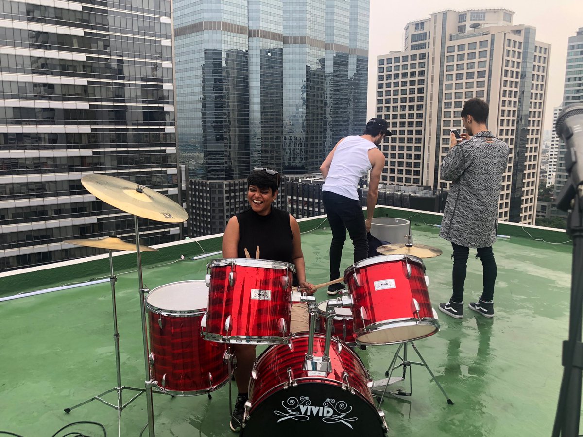 Oinx_roy's tweet photo. This is such fun! #musical #drumset #playact https://t.co/bqHoRYO5Bg