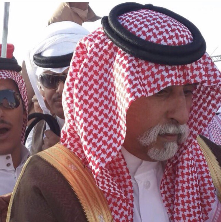 ياضيفنا نوخ ذلولك واهزع 
تلقا  الكرم  والعلم عنا رده 

يامرحبا ترحيبتن ماتمنع 
ياخذ بها ضيف الشلاوى مده  

<a href="/abn_ayead/">مصلح بن عياد</a>