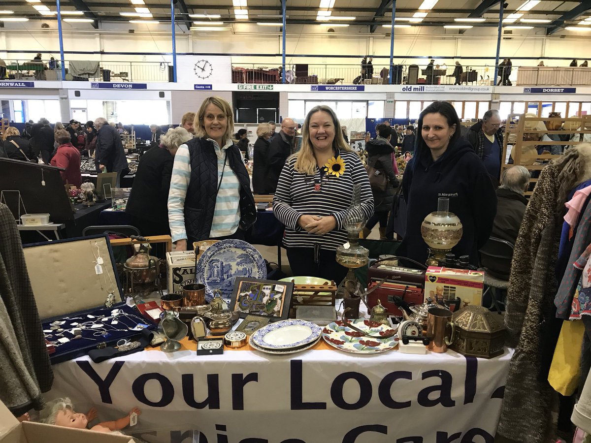 Torri_Poole's tweet photo. The brilliant @st_marg Taunton shop at Shepton Mallet flea market raising funds for the hospice! https://t.co/izs3lYBM0A