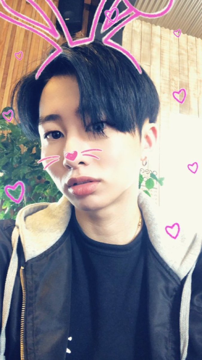 UNBTurkey's tweet photo. [ Jude IG Story ] 

2. Fotoda yazan: yüz düzleştirme (küçültme?) efekti
.
.
AN/: Allahım çok tatlı 😍😍😍 can't handle with his cuteness 😍😍😍😍😍😍😍😍
.
.
.
#Bigstar #빅스타 #Jude #주드 #cute #cutipie #faceeffects #rabbit  #love #instastory https://t.co/TWa4rO0Ivc