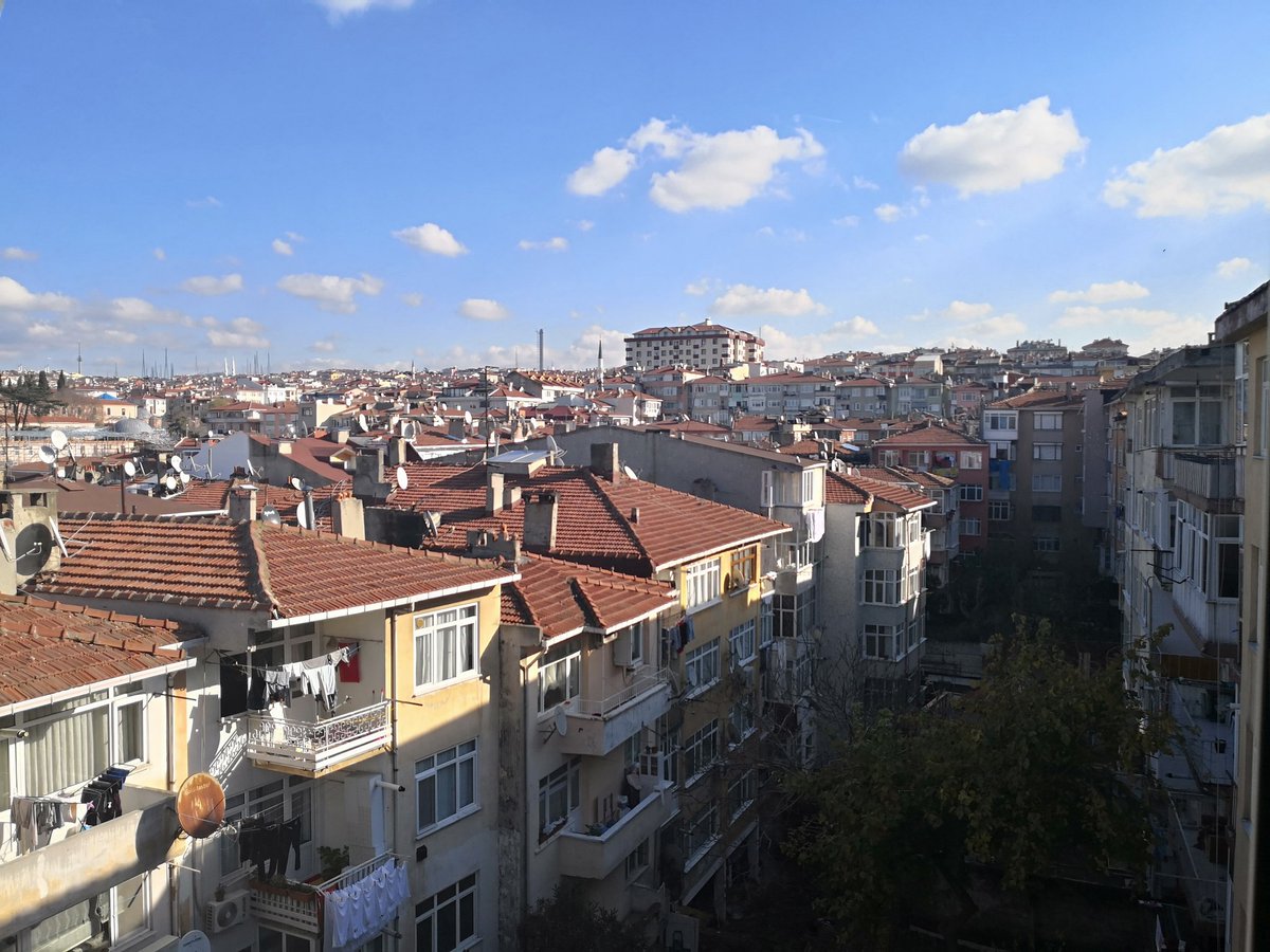 AydoganAykanat's tweet image. Daha önce Mate 10 Pro ve Galaxy Note8 ile evin penceresinden çekim yapmıştım. Şimdi de ona aynı açıdan Samsung Galaxy S9+'ı da ekliyorum. Her ne kadar hava değişik olsa da genel olarak fikir verecektir 👍🏻

Sıralama #Mate10Pro #GalaxyNote8 ve #GalaxyS9Plus şeklinde