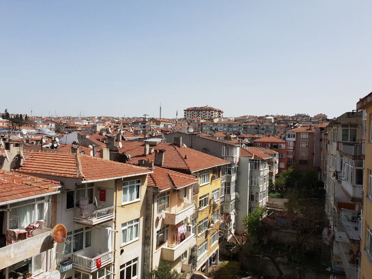 AydoganAykanat's tweet image. Daha önce Mate 10 Pro ve Galaxy Note8 ile evin penceresinden çekim yapmıştım. Şimdi de ona aynı açıdan Samsung Galaxy S9+'ı da ekliyorum. Her ne kadar hava değişik olsa da genel olarak fikir verecektir 👍🏻

Sıralama #Mate10Pro #GalaxyNote8 ve #GalaxyS9Plus şeklinde