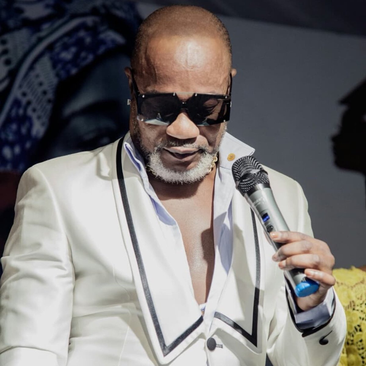 Koffi Olomide - Papa Nguassuma.