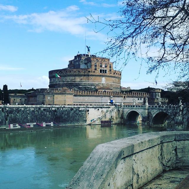 senzaglu_boccea's tweet photo. Castel Sant'Angelo #roma #ig_rome  #pasquaaroma https://t.co/BR1nzRwpfZ https://t.co/14KipCXbo6