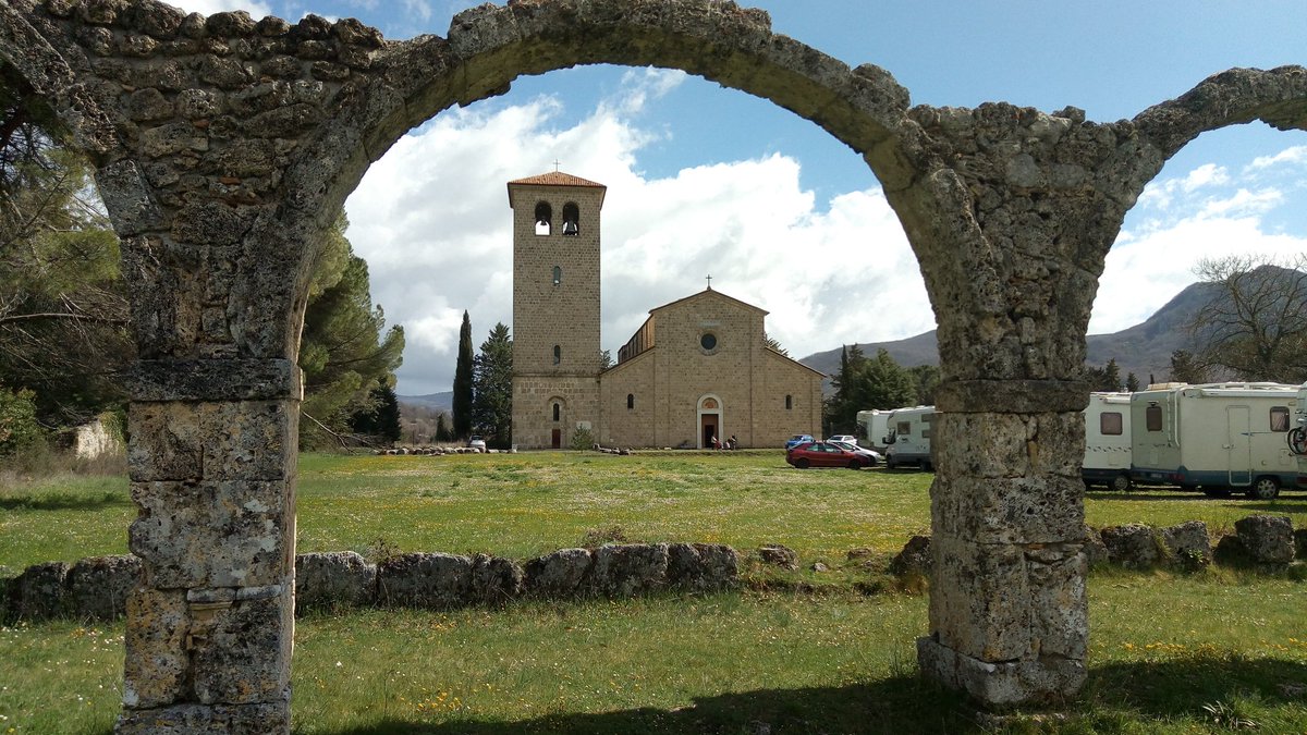 emilianocondo's tweet photo. #pasqua2018 a Castel San Vincenzo. Scavi aperti tutto il giorno: uno dei tesori del #Molise @TgrMolise @TgrRai https://t.co/CzzM49Mvk2