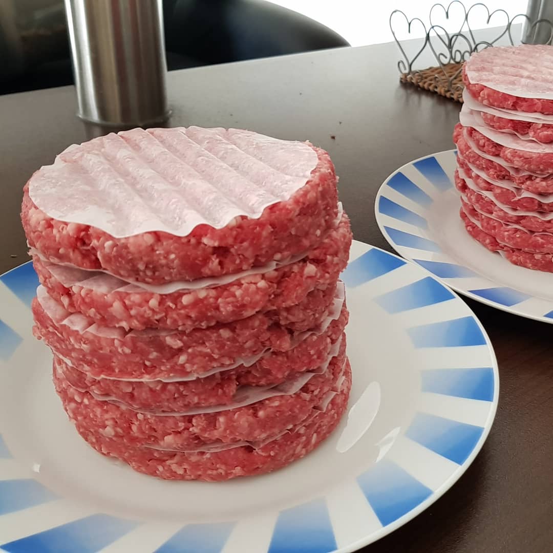 fun_tinker's tweet image. Easter Burger 😂.

#easter #happyeaster #burger #bbq #bacon