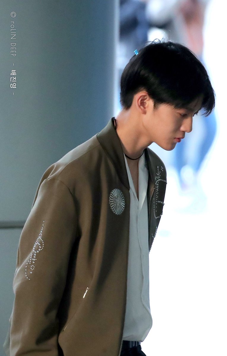 roLIN_DEEP0001's tweet photo. 180331 팬싸 출근 배진영 💪🏻💪🏻💪🏻

#워너워 #배진영 #Baejinyoung #WannaOneIPUComeback #wannaonefansign #裴珍映 https://t.co/Q9ocAoO8XU
