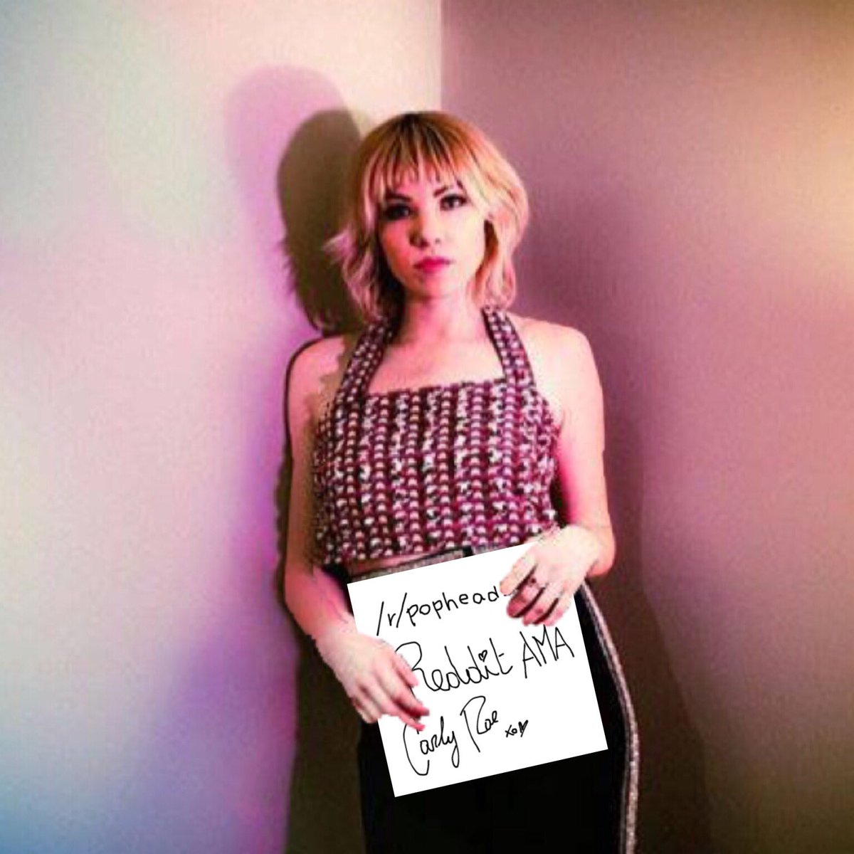 We are excited to announce that <a href="/carlyraejepsen/">Carly Rae Jepsen</a> will be joining us for an AMA today, at whatever time she decides to create an account! Read more about it here:

reddit.com/r/popheads/com…
