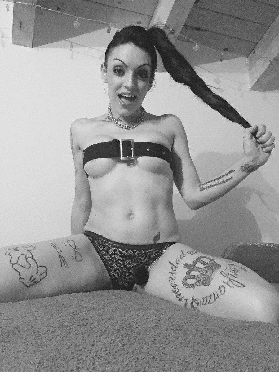 BLESSEXXX's tweet photo. La preciosa @cleogoldxxx #blessex #magicjavishow https://t.co/no1TOsckcj