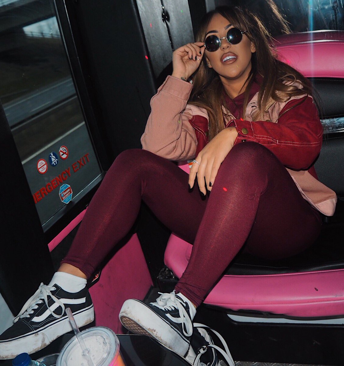 SophieKasaei_'s tweet image. Always stay next to the emergency exit, you never know when you might need it 🕺🏽 #QuickEscape