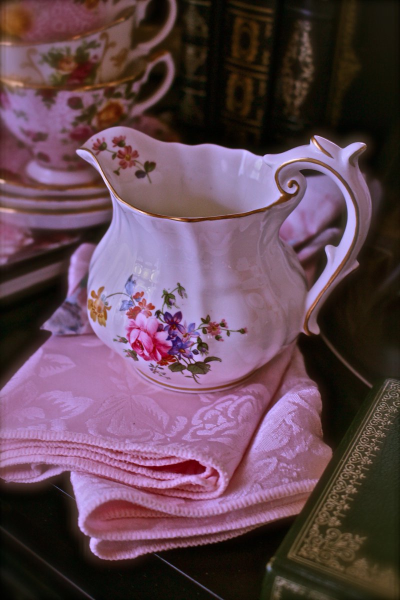 LindaPDIB's tweet photo. Happy Easter! Wishing you a BE-YOU-TEA-FULL spring season filled w/many BLESSINGS & decorated w/LOVE, FRIENDSHIP, PEACE & HOPE! Be THANKFUL for the little things. Find JOY in the ordinary. ℒℴѵℯ °♡° #PinkDaysInBloom #ThePinkTreeProject #GrowHOPE #AFutureWithoutBreastCancer https://t.co/b5OjoTjuCk
