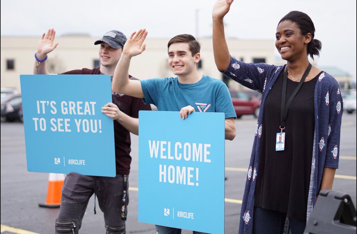 jamesriver's tweet photo. Happy Easter Sunday! We are so pumped to spend the day with you!
___
Times & Locations: https://t.co/gAIydS42rm
___
#EasterIsForEveryone #PrayInviteBring #WelcomeHome #YouBelongHere #jrclife https://t.co/r6pcEybCWy