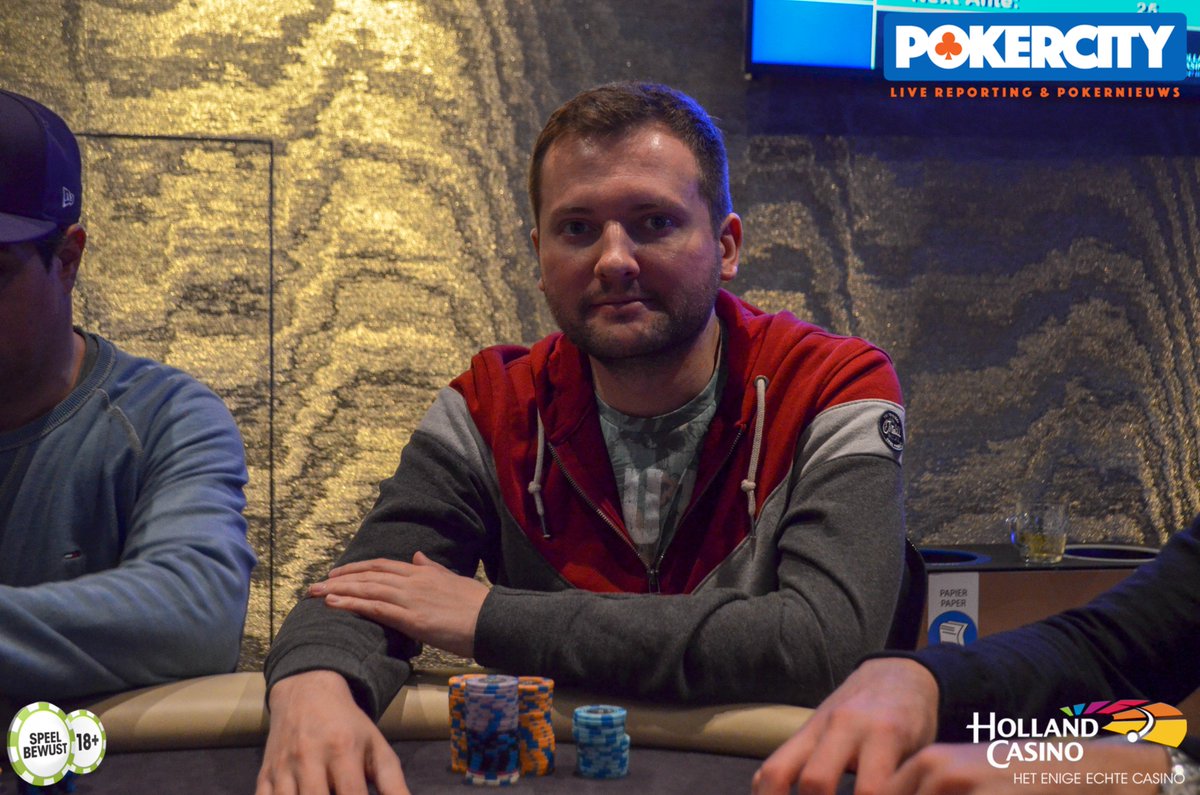 PokerCityNL's tweet photo. #RotterdamPS: De actie barst meteen los. In de eerste hand gaat Sander van Wesemael onderuit tegen Marcel Goldenbelt. Vlak daarna sneuvelt Michal Mrakes met AQ < AK en kan ook hij douchen https://t.co/t38IQLcGvH @PokerSeriesNL https://t.co/r4tbDGR5do