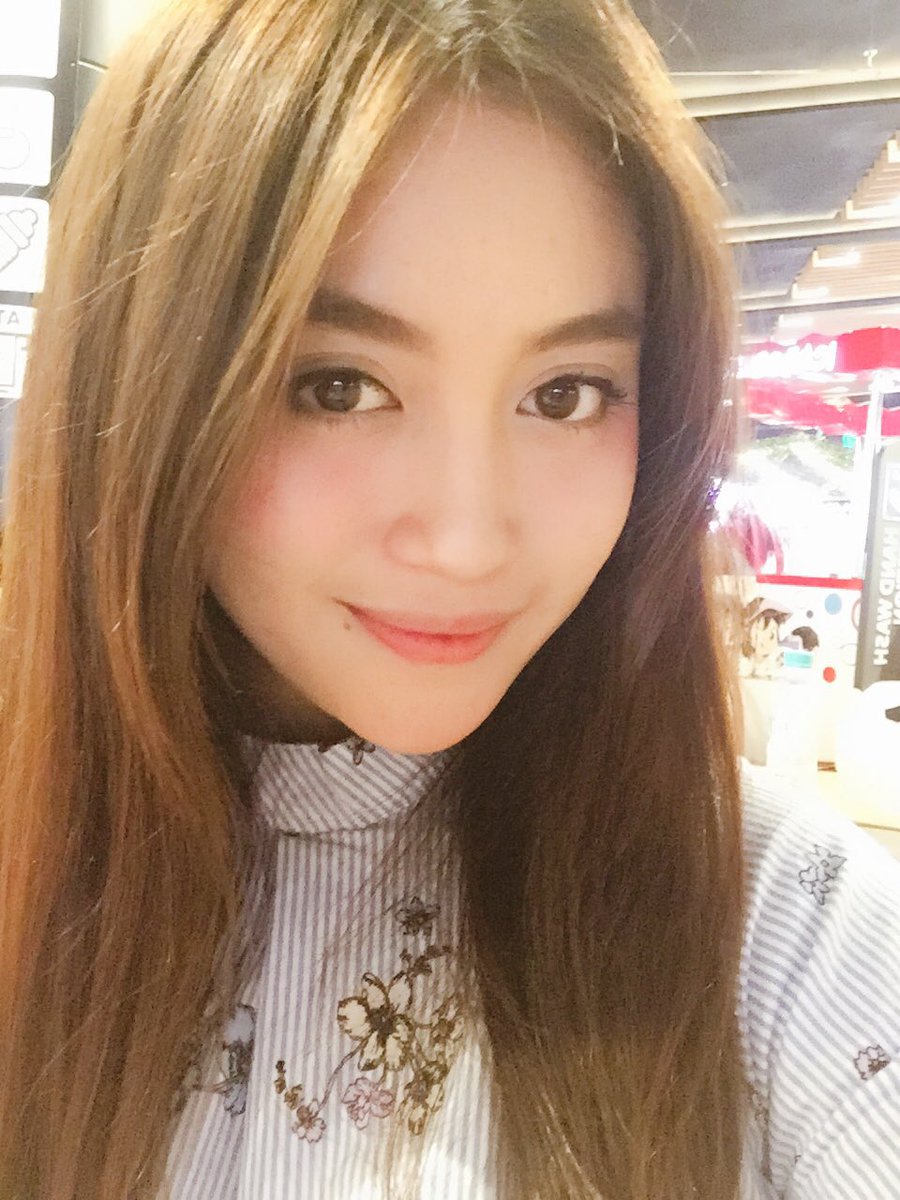 Hello.. lama ga muncul nih
Happy long weekend ya tp besok udh back to Monday😆 how's your day?