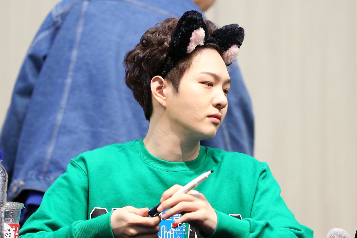 171111 #비투비 #이창섭 #창섭 
<a href="/LeeCS_BTOB/">이창섭</a> 🐱

c1.staticflickr.com/1/873/26284546…
c1.staticflickr.com/1/815/41113331…