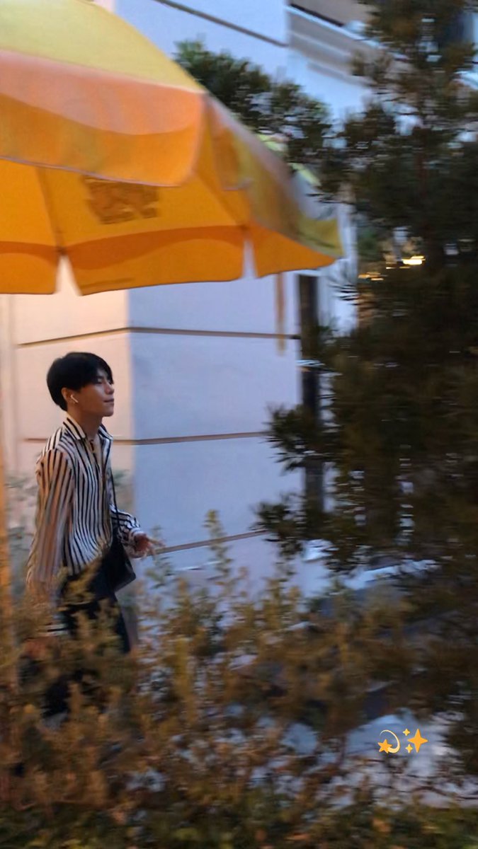 sanggyunnet's tweet photo. sanggyun has been wearing the same shirt for three days straight...at airport, after concert and out for dinner https://t.co/KrddJhS0XQ