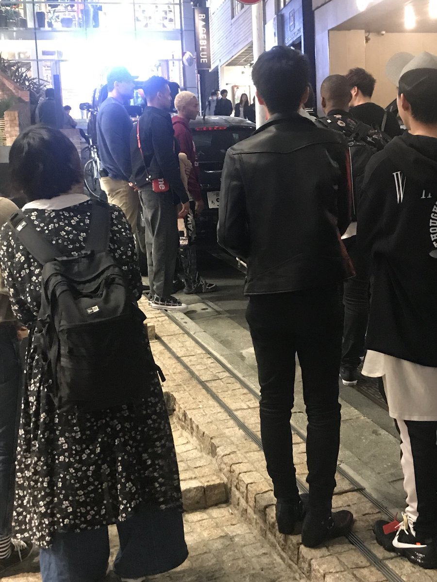 ___1224am's tweet photo. 数億年ぶりにこの垢に浮上して自慢話し

はい、遭遇しました。目の前でした
ついでに、黒い車が来てそこから降りて来たのはなんと山Pでした
死にました、 https://t.co/ympFzEU09w