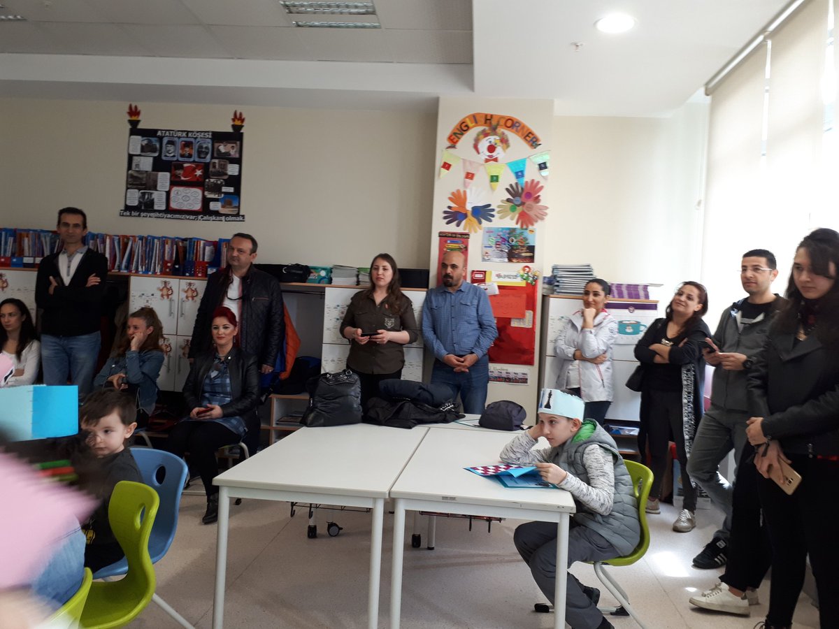 fatmaergenc61's tweet photo. Teşekkürler, geleceğin bilim insanlarını yetistirmemizde bize destek olan #BAUSTEM'e,paylaşım dolu fuarımızı hazırlamada ekip ruhu ile çalışan #KartalKampus'e,,katılımlarıyla bizi yüreklendiren Değerli Velilerimize @nilcicek @UgurOkullari @dilek_ikizoglu @SencerCorlu @BerilEvinc https://t.co/SFQfWcZw5C