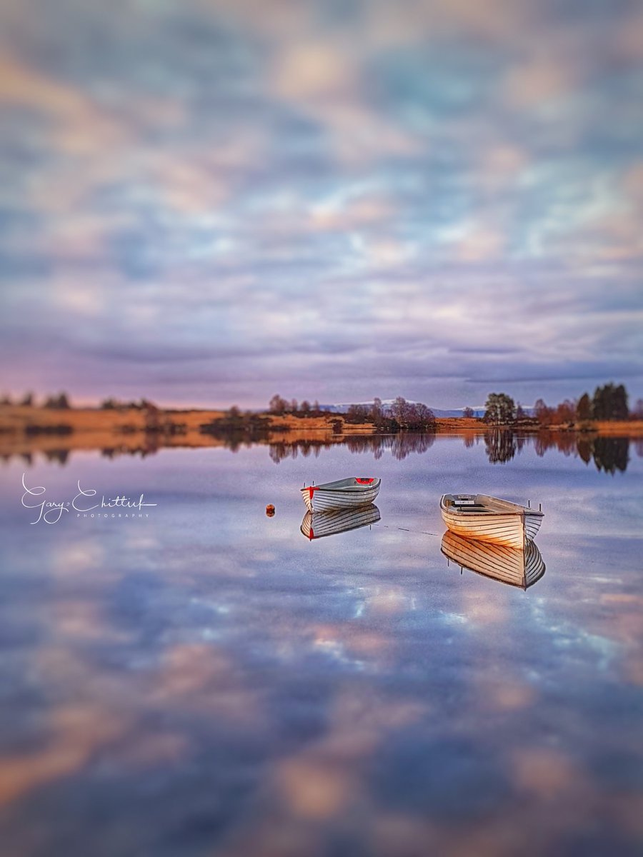 It could have been more colourful sunrise but I'm glad the boats are back out! Alas no Ospreys on the nest whilst I was there 😢 Loch Rusky. <a href="/BBCEarth/">BBC Earth</a> #EarthCapture #ScotSpirit #ScotlandHour #TGO <a href="/BBCScotWeather/">BBC Scotland Weather</a> <a href="/metoffice/">Met Office</a> <a href="/OrdnanceSurvey/">Ordnance Survey</a> #StormHour #OPOTY <a href="/VisitScotland/">VisitScotland</a>