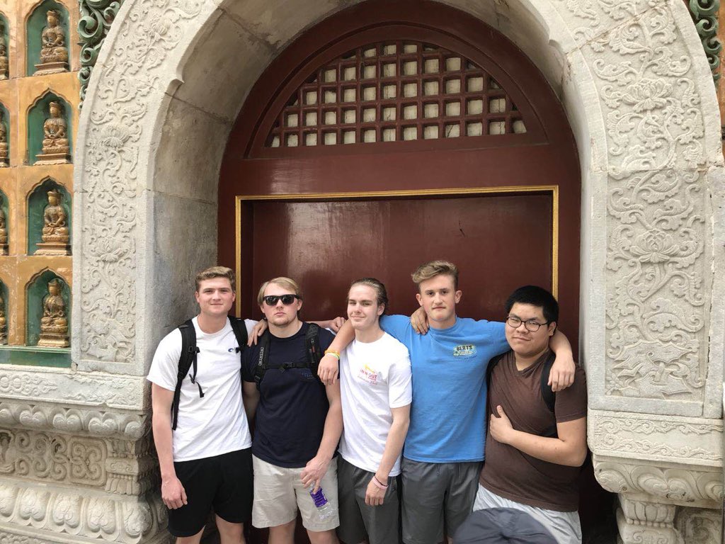 Kevinjoyce1990's tweet photo. Day #4 in Beijing had varied experiences for our students. The activities were based on student interests, shopping, the Summer Palace, time with partner families, visiting an amusement park#bearsinbeijing https://t.co/9gZ4milCit