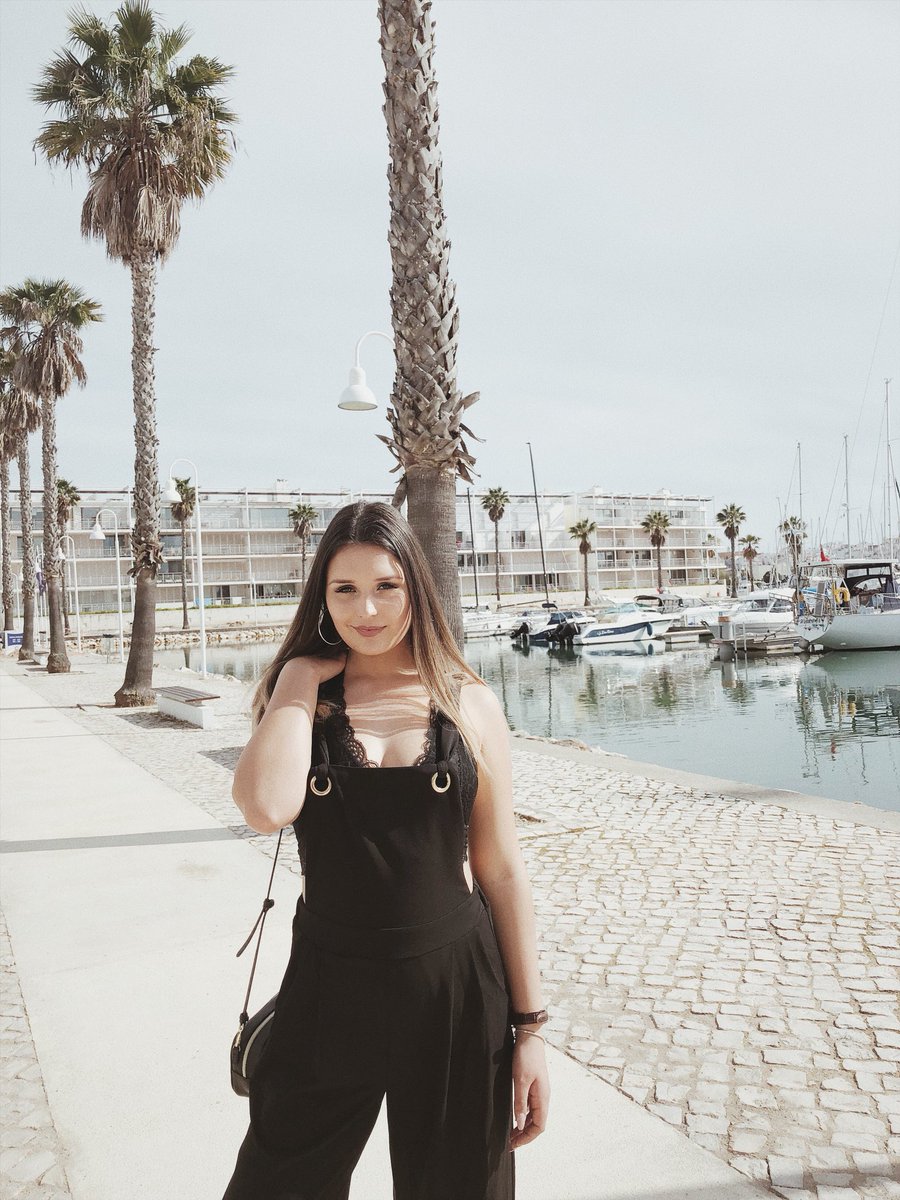CatiaFilipaaa's tweet photo. A Páscoa este ano foi no paraíso 💜🐣 https://t.co/wHWw58v04H