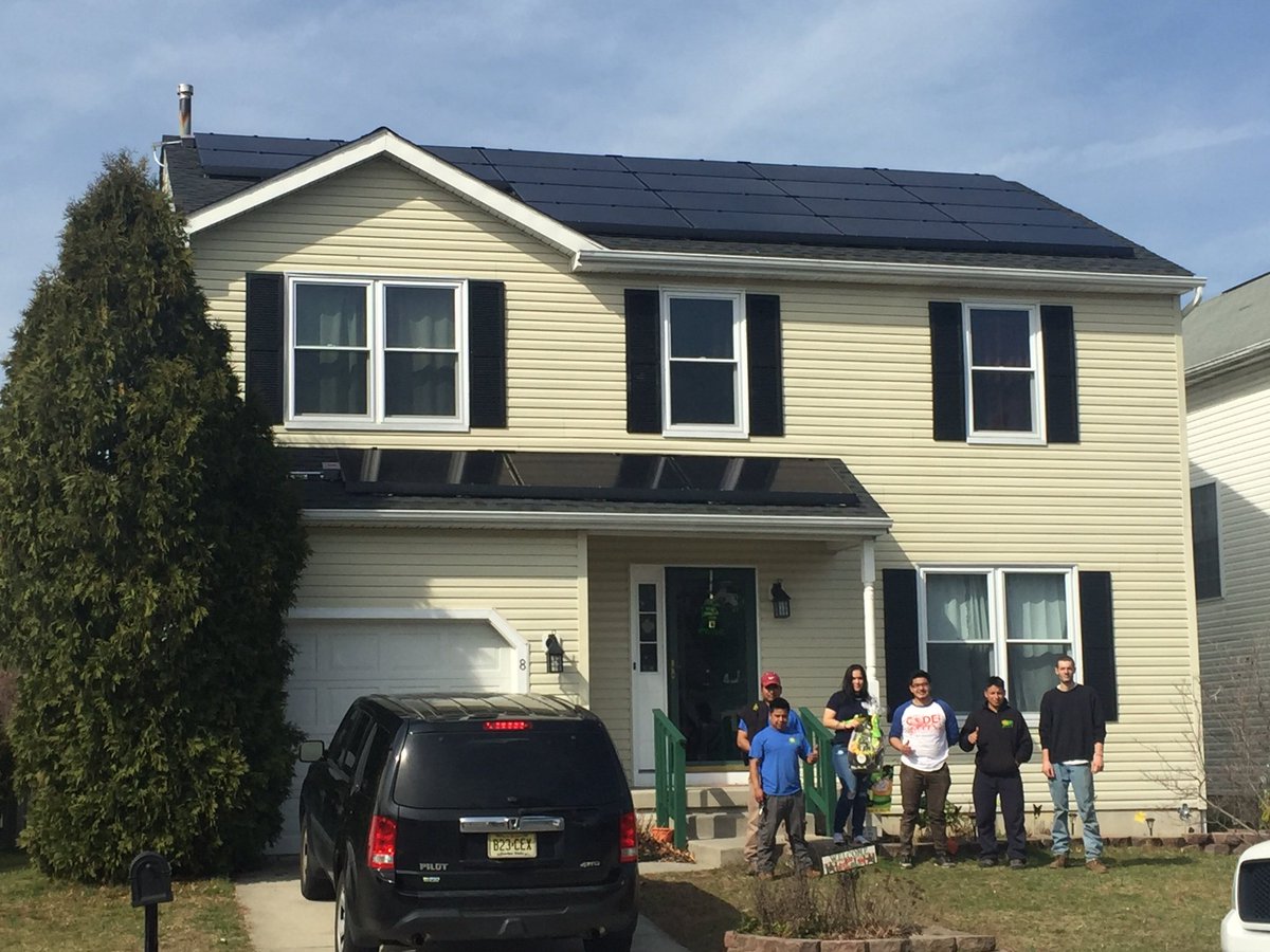 CodeGreen_Solar's tweet image. Our CODE Green Solar energy experts have put together a list of the top five reasons why solar energy is better for the environment than conventional energy resources. hubs.ly/H0bnL4k0