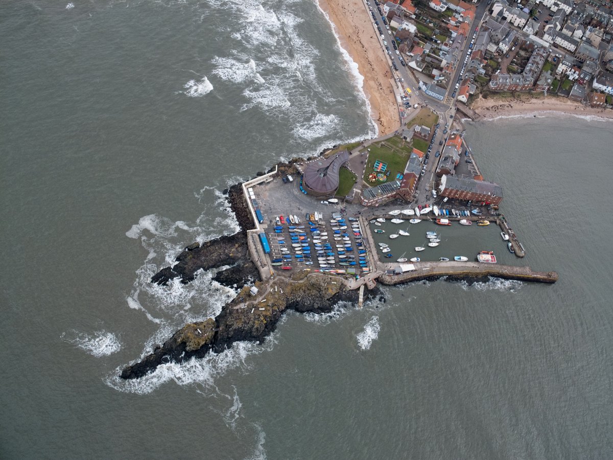 UpTellyhaha's tweet photo. North Berwick today https://t.co/yEiWsUsON7