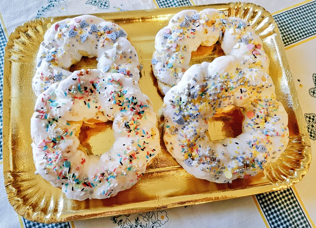StevieWorldwide's tweet photo. We are trying to "resurrect" from the lunch we cooked....now it's your turn to satisfy your appetite!!! 😉😏😜
Buona Pasqua @StevieAiello !!! #EasterMarathon #SitAndEat 🐰🐣🥕🐇🇮🇹🎊 https://t.co/F76RQkJKPj