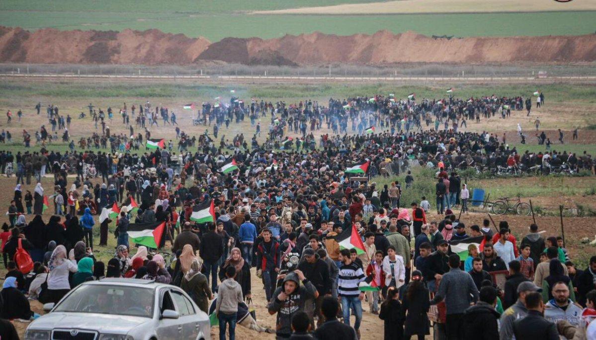 EuroMedHR's tweet image. Palestinian refugees have the right to peaceful assembly and freedom of expression. There is nothing illegal about protesting the unjust occupation. #CaughtOnCamera #GreatReturnMarch