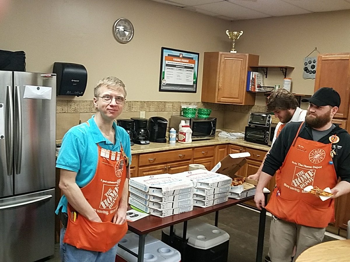 Jonathandepot's tweet photo. Taking care of our associates with pizza on Easter Sunday at The Fort. 1404PROUD #RTP828 https://t.co/TSn9lnXgpC