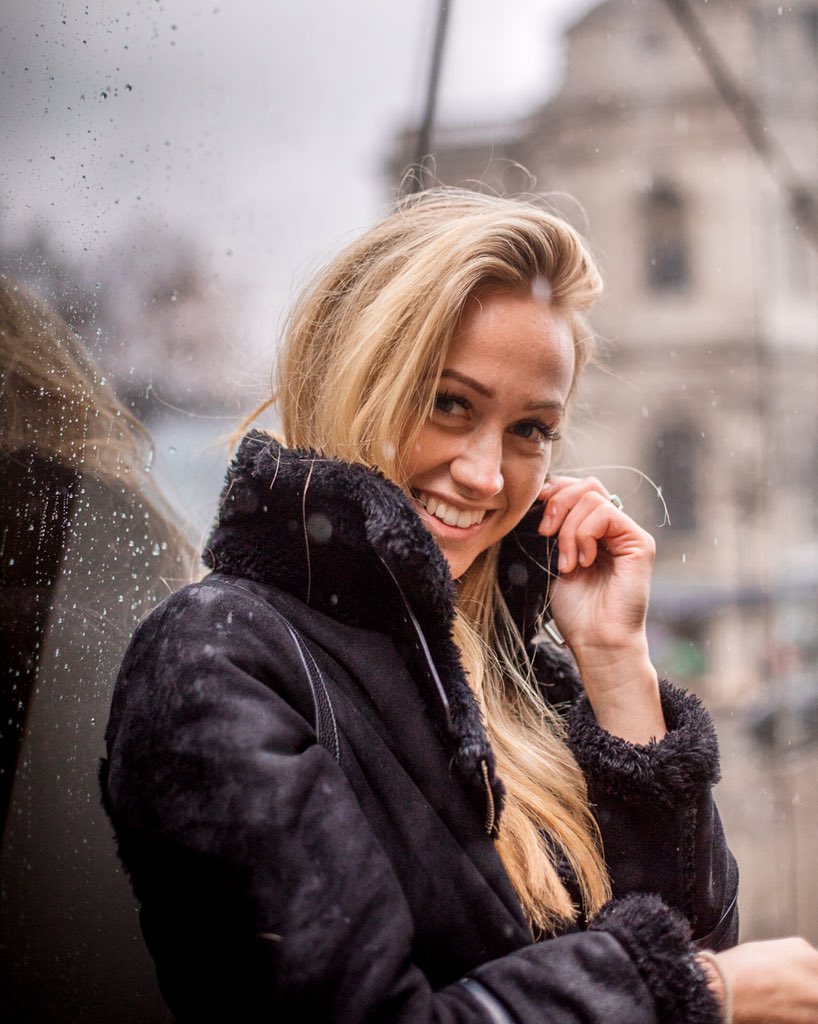 Love photographing in the rain, the light is so soft for #portraits #LydiaCollins #blogginggals #photographer #streetphotography