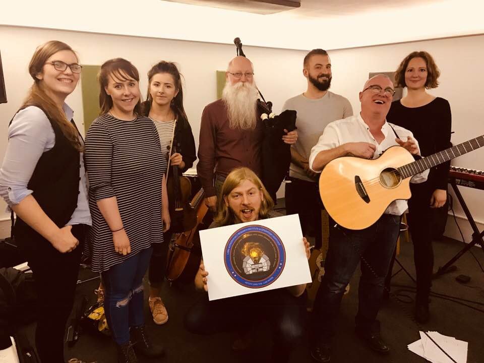 Our #stellarcluster - @EmilyMcDaid <a href="/musicianHelenx/">Helen Goldsmith</a> @larasimpson_ <a href="/LukeMooreMusic/">Luke Moore</a> #BernieBagpipes <a href="/LucrativeUK/">Luke Alex Hodgkinson</a> <a href="/nearymike/">Mike Neary</a> &amp; <a href="/DorothyBird18/">Dorothy Bird </a>, who's travelled 1/500th the distance from the Earth to the Moon to be with us!  Superb sounds, everything else being finished off now!