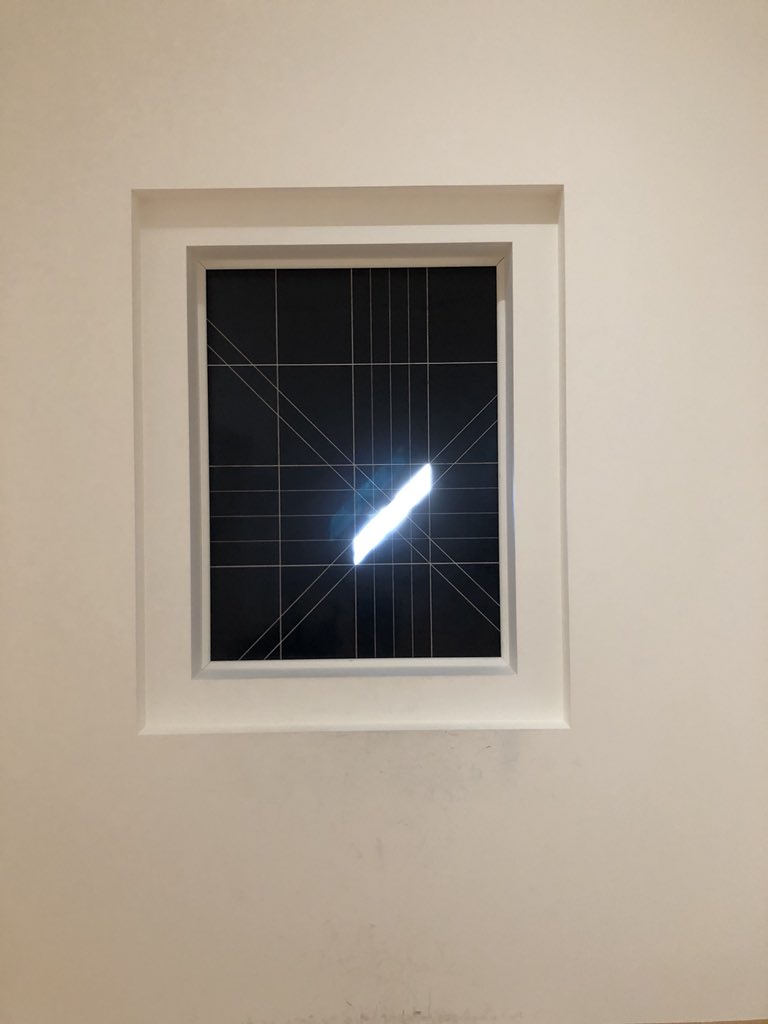 Hollyonline's tweet image. Visit to the Guggenheim in Bilbao - lesson 1. How to #complexmadeclear  take everything else away, to just focus on a single slice.