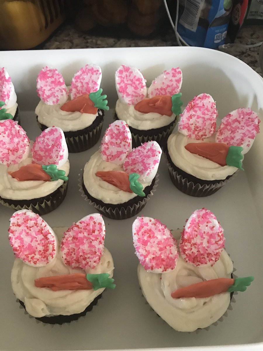 Baking is my favorite way to celebrate holidays 😋 Happy Easter! 🐰🥕