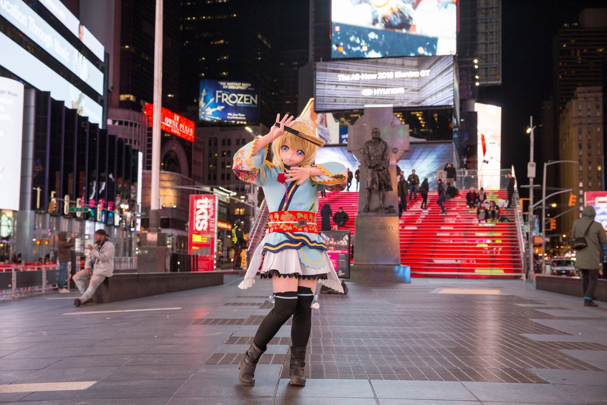 そして、踊りたかった場所。NY・タイムズスクエア。ここにエリチを連れて行きたくて。