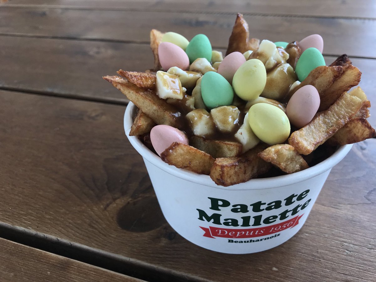 Le lapin de Pâques est déjà passé chez nous! 
On est ouvert aujourd’hui et demain, comme à l’habitude! Et NON, on ne fait pas de poutine aux mini-eggs pour l’occasion! 😉 #patatemallette #minieggs #poutine #paques